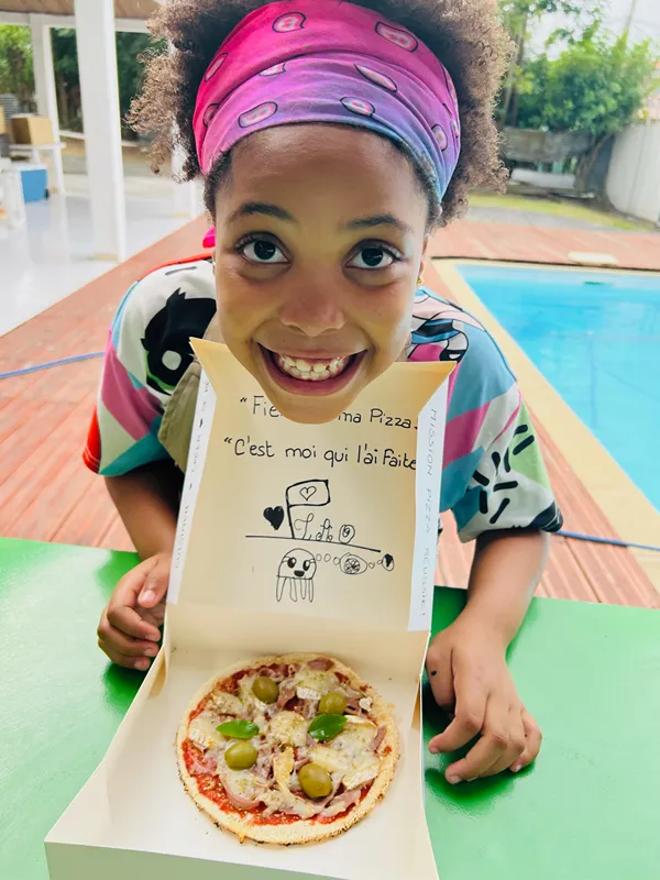Tao présente sa pizza Mission Pizza
