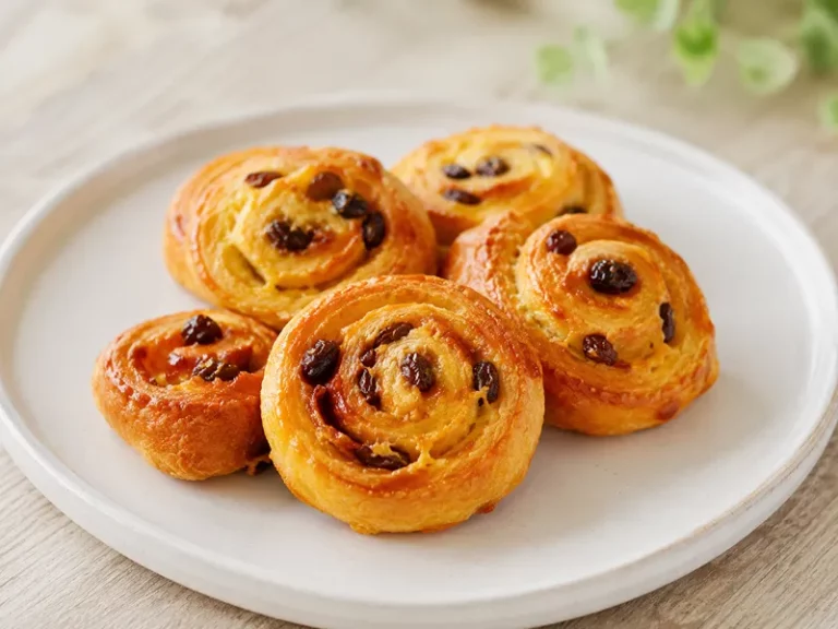 pains-aux-raisins-iloveat